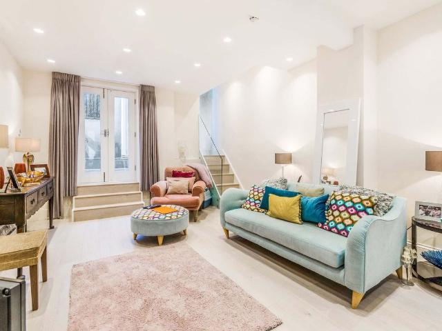 St Peters Street, Angel, London N1, 3 bed property to rent, £7,000 pcm | PrimeLocation