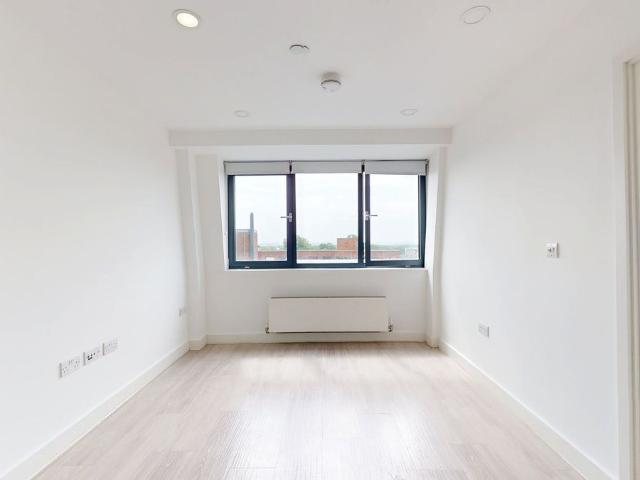 St. Peters Street, Bedford MK40, 1 bed flat to rent, £1,100 pcm | PrimeLocation