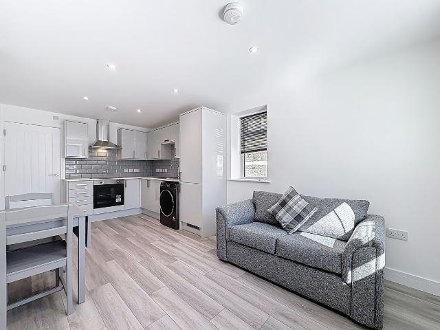 St. Peters Street, Cardiff CF24, 1 bed flat to rent, £1,100 pcm | PrimeLocation
