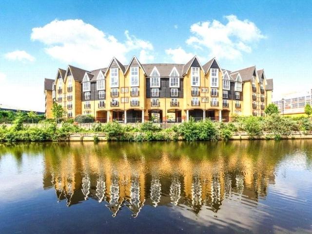 St. Peters Street, Kent ME16 1 bed flat to rent £1,100 pcm £254 pw
