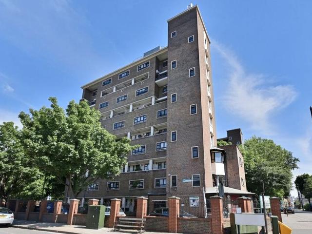 St. Peter's Street, London N1, 3 bed flat to rent, £3,000 pcm | PrimeLocation