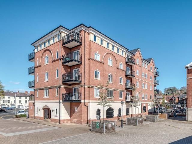 St. Peters Street, Worcester, WR1 2 bed apartment to rent £1,250 pcm £288 pw