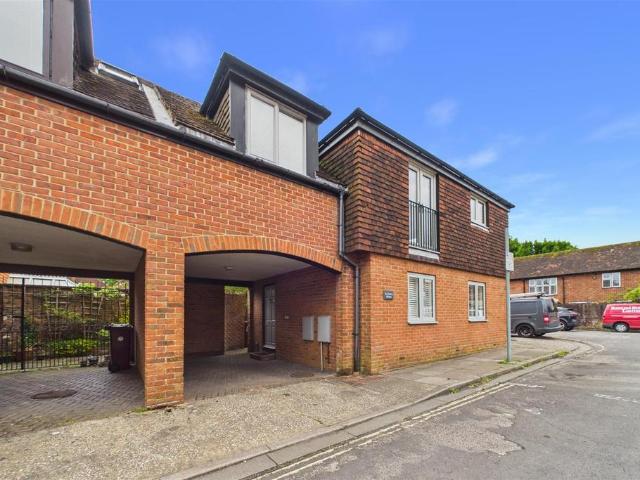 St Peters, PO19 3 bed semi detached house to rent £1,800 pcm £415 pw