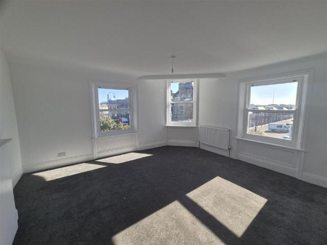 St Peters Place, Fleetwood 2 bed house to rent £650 pcm £150 pw