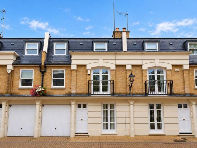 St. Peters Place, London, W9 3 bed mews to rent £5,200 pcm £1,200 pw