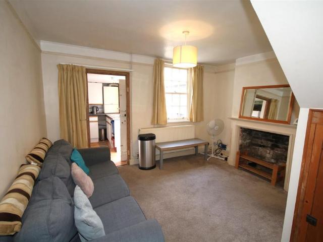 St. Peters Place STUDENT/SHARER. 3 bed terraced house to rent £1,575 pcm £363 pw