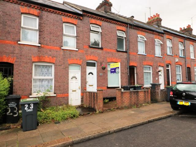 St. Peters Road, Luton LU1, 3 bed property to rent, £1,400 pcm | PrimeLocation