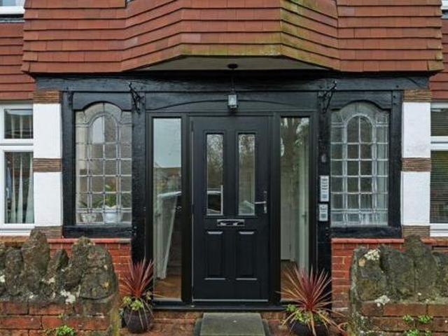 St. Peters Road, Petersfield, 2 Bedroom Flat