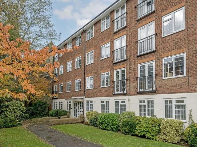 St. Peters Way, London W5 2 bed flat to rent £2,200 pcm £508 pw