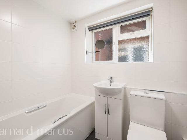 St Philips Avenue, Worcester Park KT4, 2 bed maisonette to rent, £1,750 pcm | PrimeLocation