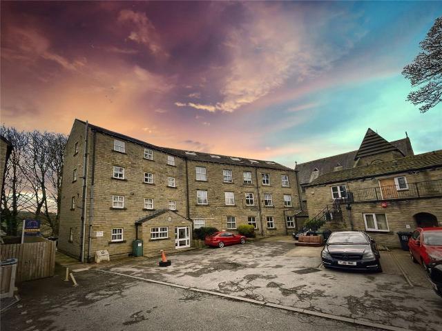 St Philips Court, Birchencliffe, Huddersfield HD3, 2 bed flat to rent, £750 pcm | PrimeLocation
