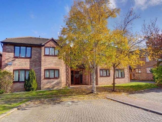 St. Philips Drive, Evesham, WR11 1 bed flat to rent £795 pcm £183 pw