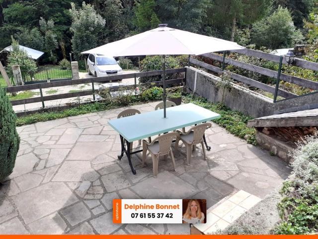 St Pierre de Chartreuse, maison début XXe avec deux appartements et jardin – Proche centre