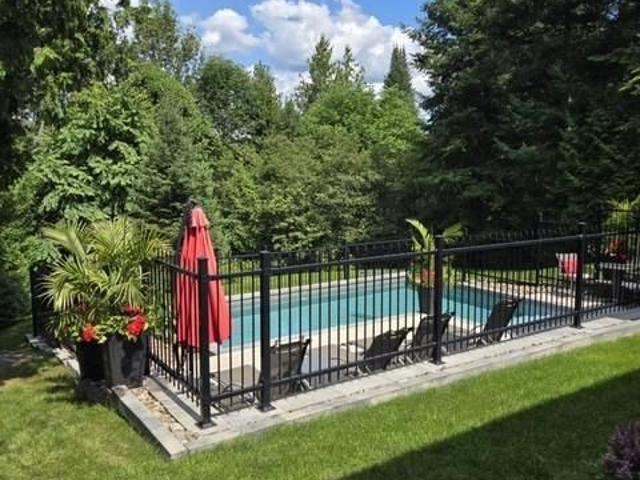 ST SAUVEUR. grand logement, rez de jardin