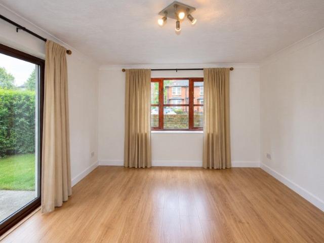St Saviours Place, Guildford, GU1