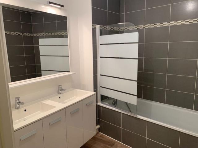 ST SEBASTIEN T3 63 M² AVEC CAVE ET STATIONNEMENT