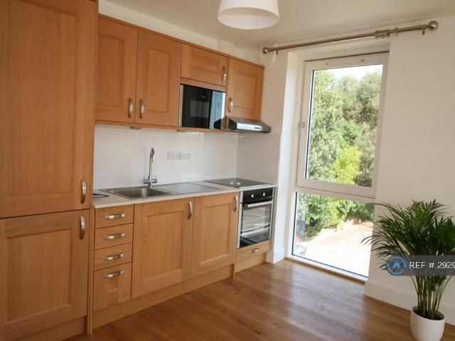 St Stephen Martyr, Bournemouth, BH2 2 bed flat to rent £1,115 pcm £257 pw