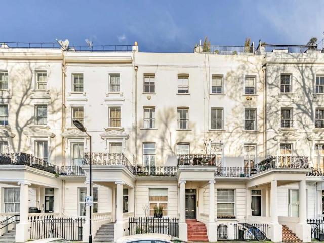 St. Stephens Gardens, London W2 1 bed flat to rent £3,200 pcm £738 pw