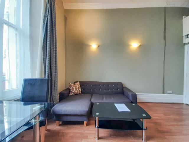 St. Stephens Gardens, London W2, 1 bed flat to rent, £1,450 pcm | PrimeLocation