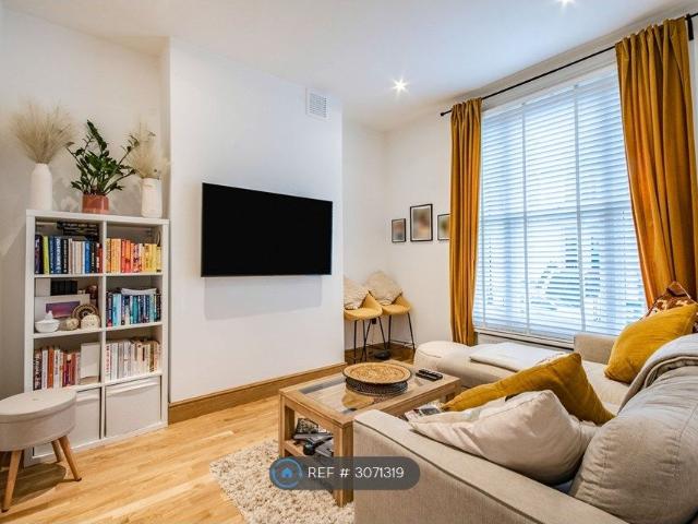 St Stephens Grove, London SE13, 2 bed maisonette to rent, £2,500 pcm | PrimeLocation