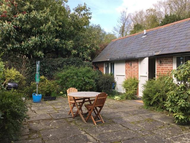 St Stephens Hill, Canterbury CT2 Studio to rent £1,155 pcm £267 pw