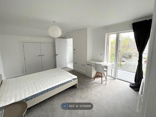 St. Stephens Place, Cambridge CB3, 2 bed flat to rent, £2,200 pcm | PrimeLocation