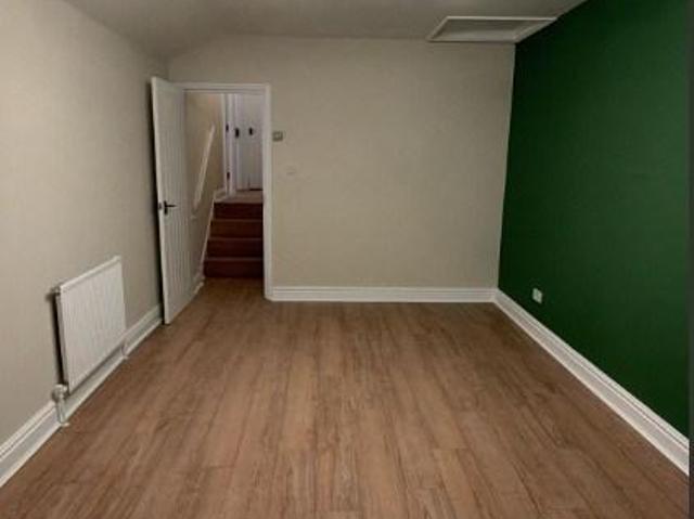 St Stephens Road, Hounslow, TW3 1 bed flat to rent £1,400 pcm £323 pw