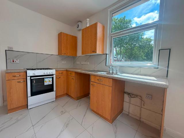 St. Stephens Road, Leicester LE2 3 bed flat to rent £1,260 pcm £291 pw