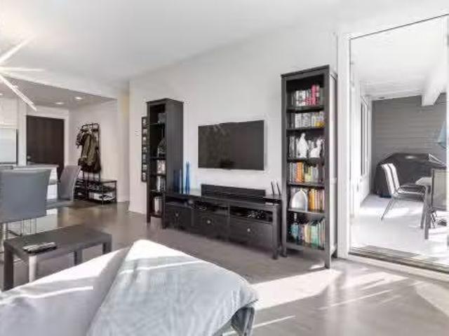 St Street W, North Vancouver, BC, V7M 3G8 Single Family Prop.