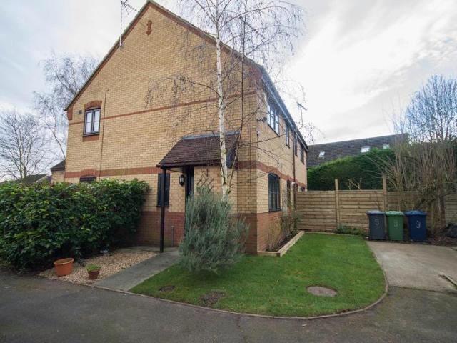 Stott Gardens, Cambridge 1 bed terraced house to rent £1,175 pcm £271 pw