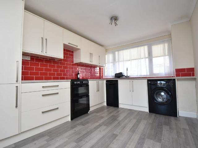 Stour Close, Strood ME2, 3 bed terraced house to rent, £1,500 pcm | PrimeLocation