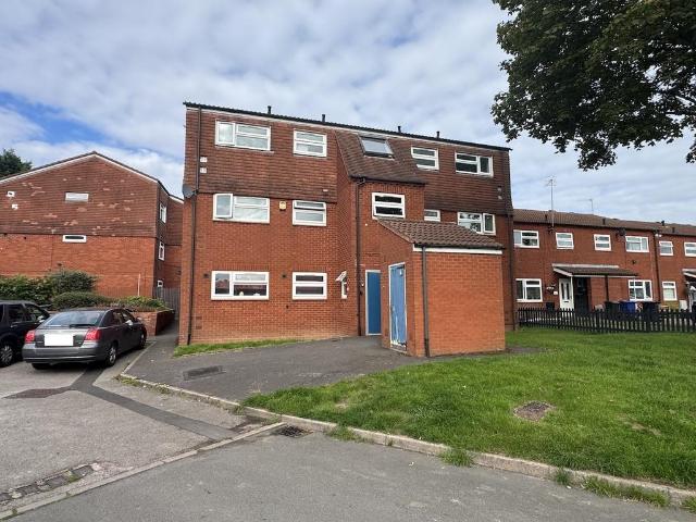 STOURBRIDGE Gooch Close 1 bed flat to rent £725 pcm £167 pw