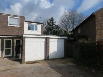 Stourbridge Road, Bromsgrove B61, 2 bed flat to rent, £895 pcm | PrimeLocation