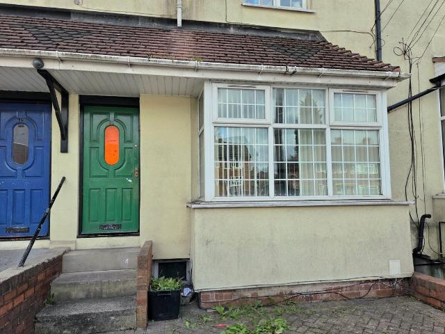 Stourbridge Road, Dudley DY1, 1 bed flat to rent, £725 pcm | PrimeLocation