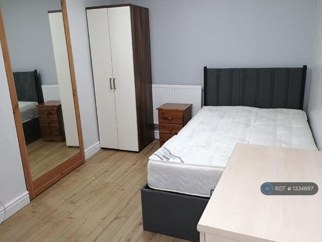 Stourbridge Road, Dudley, DY1 1 bed in a house share to rent £550 pcm £127 pw