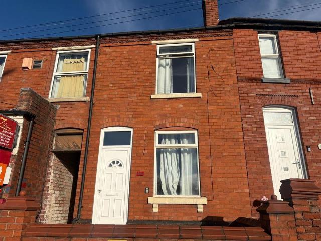 Stourbridge Road, Halesowen 3 bed terraced house to rent £1,050 pcm £242 pw
