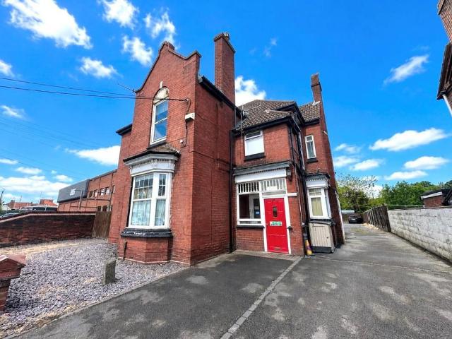 Stourbridge Road, Stourbridge 1 bed flat to rent £650 pcm £150 pw