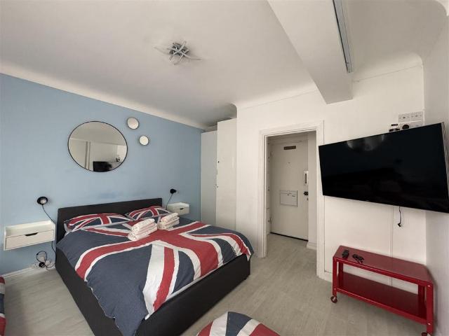 Stourcliffe Street, London House to rent £2,500 pcm £577 pw