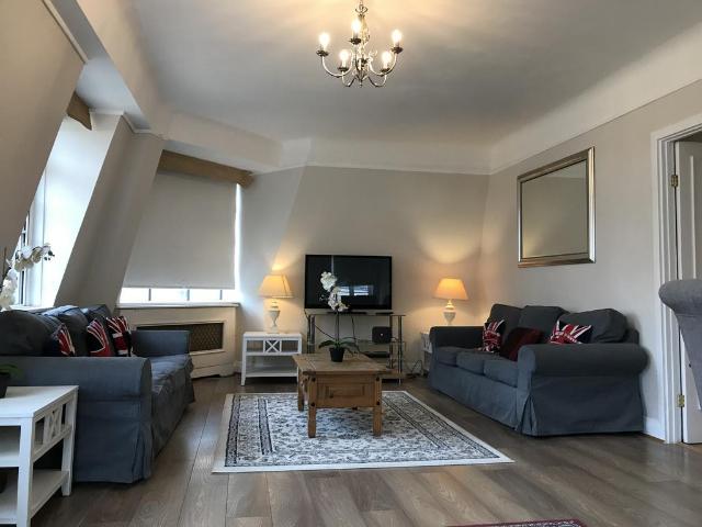 Stourcliffe Street, Marble Arch. 3 bed apartment to rent £4,550 pcm £1,050 pw