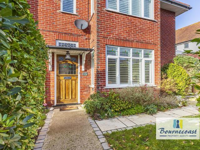 Stourwood Avenue, Southbourne. 3 bed ground floor flat to rent £2,275 pcm £525 pw