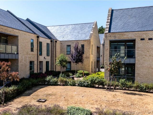 Stow On The Wold, Gloucestershire GL54, 3 bed flat to rent, £3,800 pcm | PrimeLocation