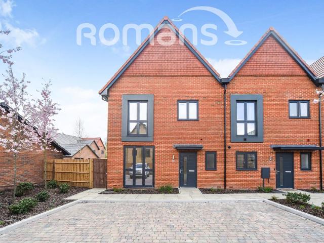 Stowe Place, Crowthorne RG45, 3 bed property to rent, £2,200 pcm | PrimeLocation