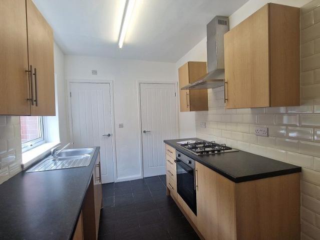 Stowell Terrace, Heworth, Gateshead NE10, 3 bed flat to rent, £750 pcm | PrimeLocation