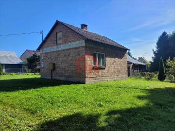 Dom do remontu z ogrodem w Stobiernej – 44,25 m2, 11 arów