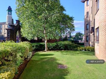 Stock Avenue, Paisley, PA2 2 bed flat to rent £1,080 pcm £249 pw