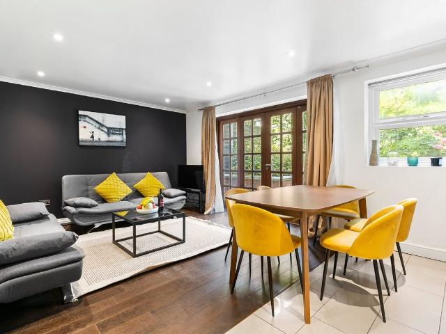 Stock Orchard Crescent, Islington N7, 3 bed flat to rent, £5,700 pcm | PrimeLocation