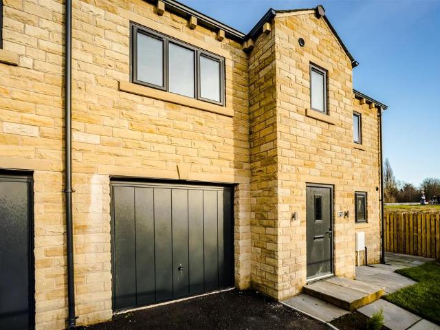 Stockbridge Wharf, Keighley BD20 3 bed end of terrace house to rent £1,150 pcm £265 pw