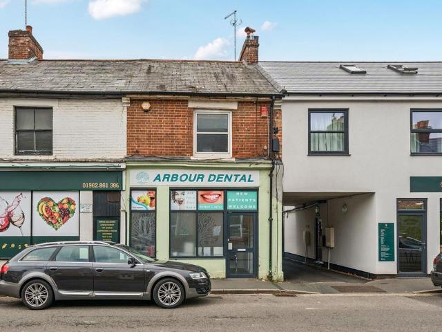 Stockbridge Road, Winchester, SO22 2 bed maisonette to rent £1,400 pcm £323 pw