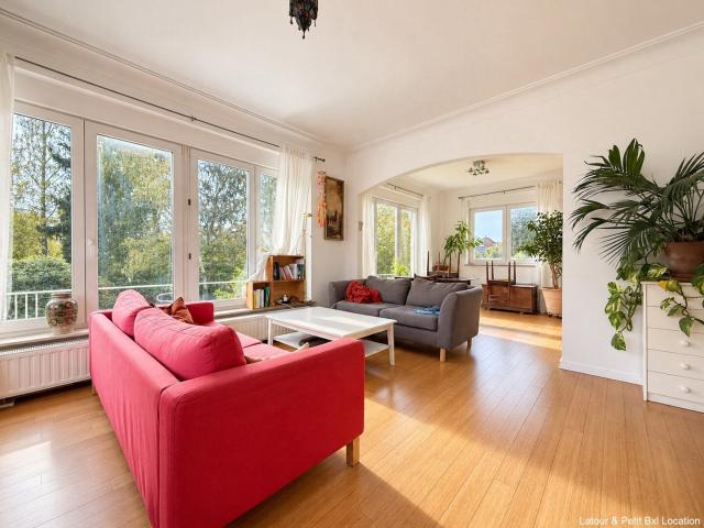 Stockel – Bright 1 bedroom apartment with balcony