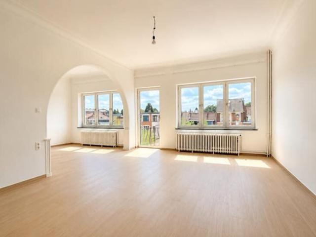 Stockel Place Dumon Completely renovated